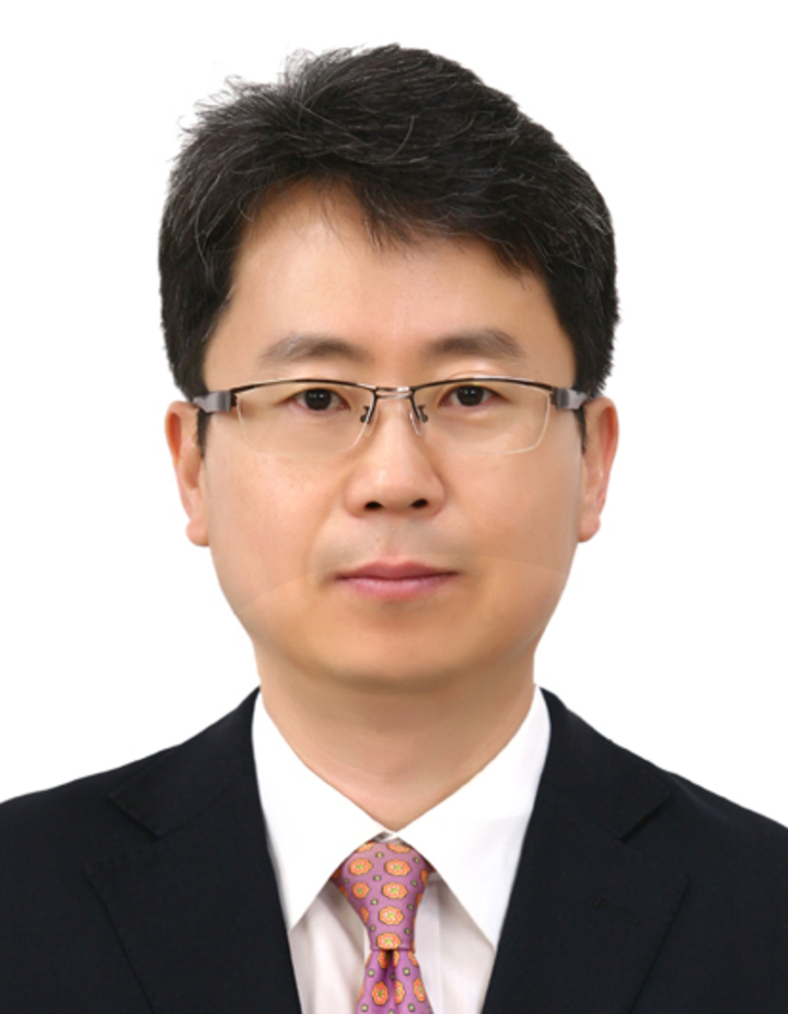 강도성 부산지방우정청장.
