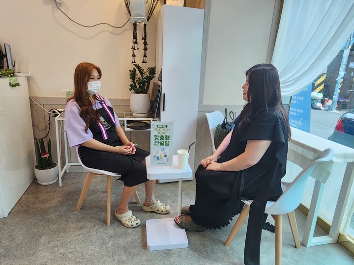 울산 남구(구청장 서도욱)는 2023년 제2차 청년 창업점포 지원 사업에 선정된 16여명의 창업가를 대상으로 다음달 10일까지 청년 창업가들의 초기 역량을 강화하기 위해 상담 전문가들이 찾아가는 맞춤형 컨설팅을 지원한다고 26일 밝혔다.
