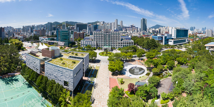 부산 남구 대연동 부경대 대학본부 일대 캠퍼스 전경.
