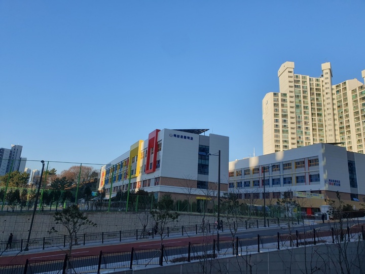 울산 중구 복산초등학교.
