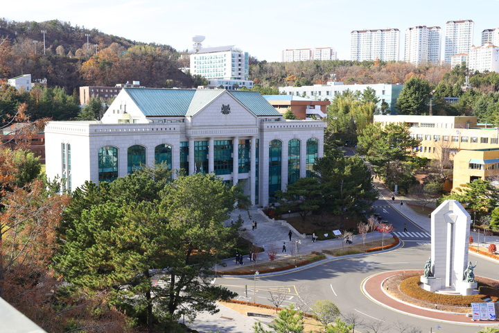 울산대학교
