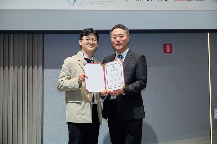 울산대학교병원 로봇수술센터 양성수 센터장이 지난 5월 개최된 '2024년 한국외과로봇수술학회'에서 '최우수 구연상'을 수상했다.
