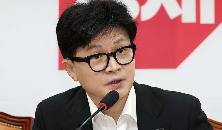 한동훈 국민의힘 대표가 윤 대통령 비상계엄 선포에 대한 의견을 밝히고 있다. 연합뉴스