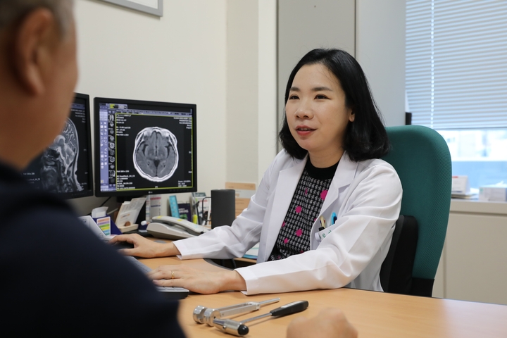 김아로 울산대학교병원 신경과 교수는 "치매는 무엇보다 예방이 중요하다"라고 강조했다.