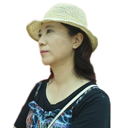          강 미 소설가
