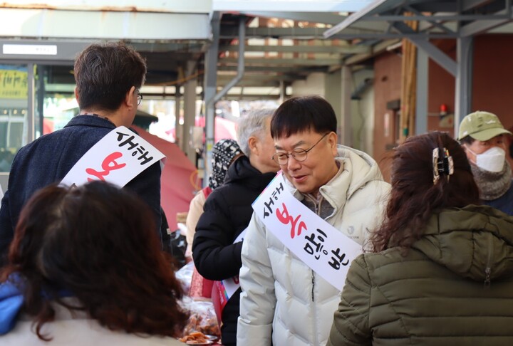 국민의힘 서범수(울주) 국회의원은 23일 울주군 덕신1·2차시장, 남창시장, 구영·천상 상가 등에서 설 명절 인사를 진행했다. 국민의힘 울산시당 제공