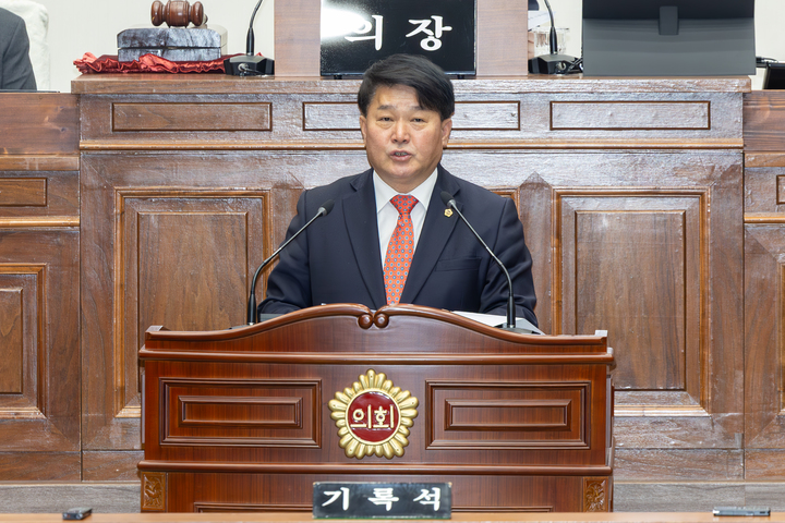 20일 울산시의회 본회의장에서 열린 제254 임시회 제2차 본회의에서 후반기 의장에 당선된 이성룡 의원이 소감과 포부를 밝히고 있다. 최지원 기자
