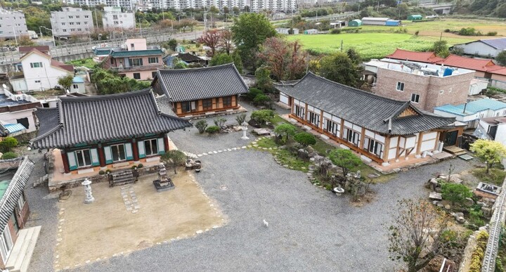 용화사 전경