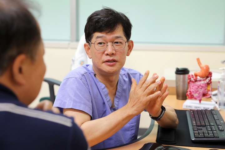 정석원 울산대학교병원 염증성장질환센터장.