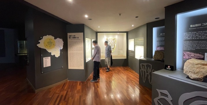 5월 세계유산 등재 권고 소식이 전해지자, 반구대 암각화 현장뿐 아니라 암각화 박물관 관람객도 부쩍 늘었다.