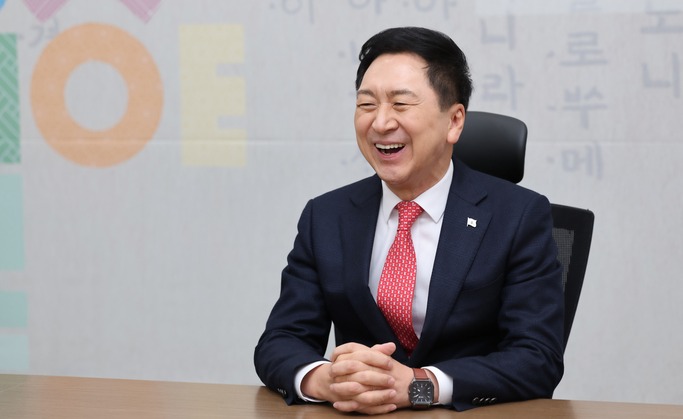 김기현 의원은 "미국의 관세와 정부의 설익은 정책으로 인해 울산 기업들이 입고 있는 피해를 자세히 점검하겠다"라며 국감 의지를 밝혔다.