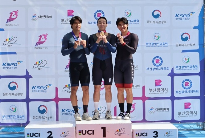 스포원파크 싸이드룸에서 열린 사이클 남자일반부 경륜 결승에서 울산 최우림(국군체육부대) 울산 선수단의 47번째 금메달을 목에 걸었다. 시체육회 제공