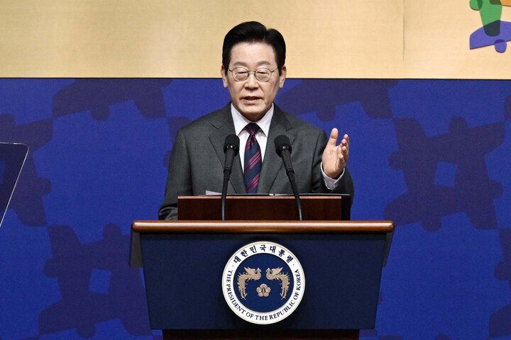 이재명 대통령이 29일 경북 경주예술의전당에서 열린 'APEC CEO(최고경영자) 서밋' 개회식에서 특별연설을 하고 있다. 연합뉴스