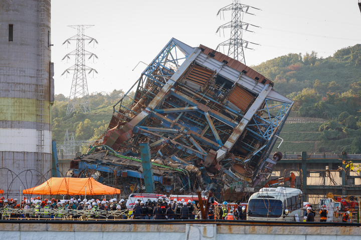 6일 울산화력발전소 보일러타워 붕괴현장. 울산매일 포토뱅크