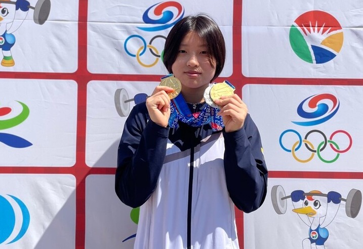 울산스포츠과학중 역도 김근희 선수가 지난 5월 전국소년체전에서 금메달 2개, 은메달 1개을 차지했다. 울산교육청 제공