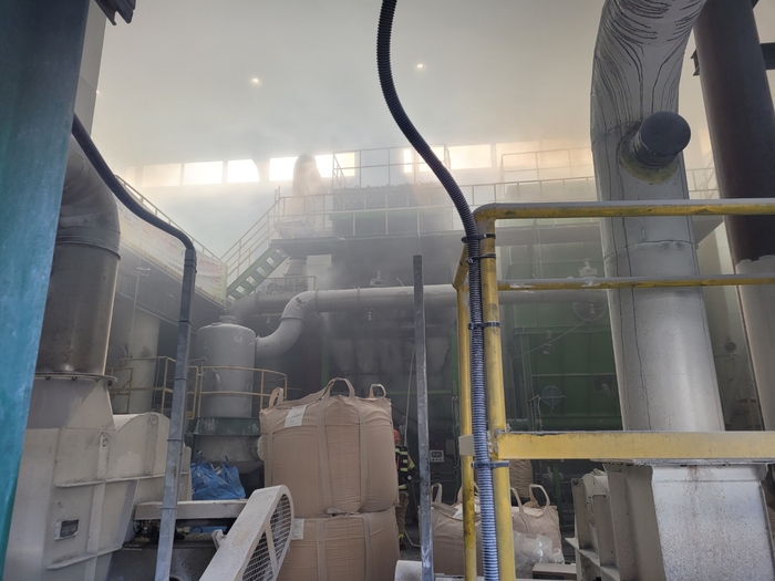 온산읍 화학물질 제조공장 화재 현장. 울산소방본부 제공