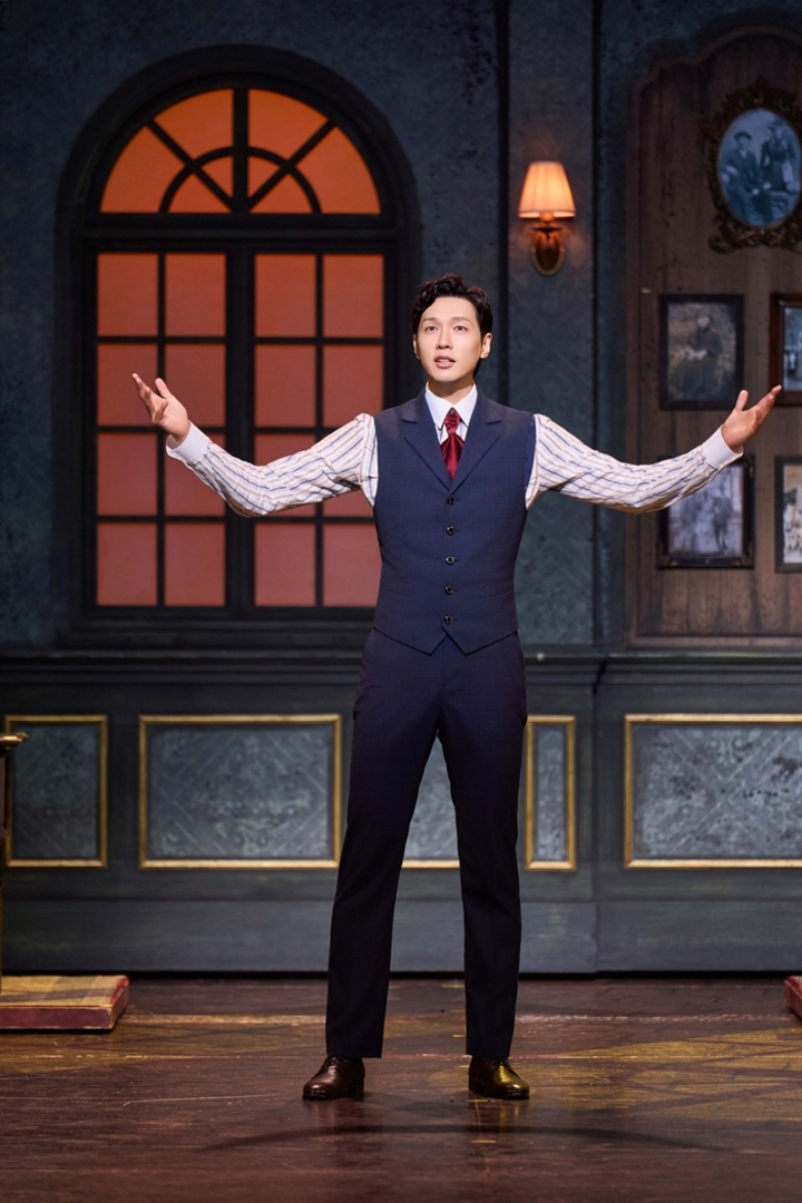 브라운역 지현우