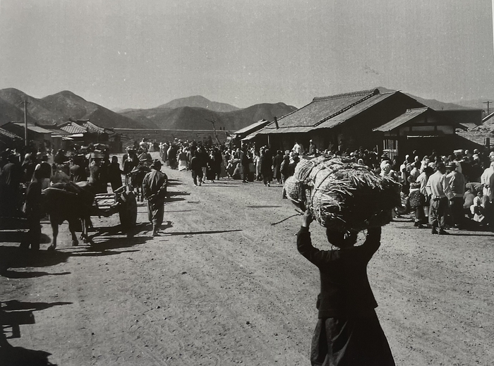 서진길작 ‘성남동 오일장’ (1960년)