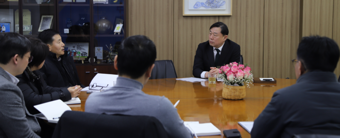 김종훈 울산 동구청장이 지난 7일 풍력에너지 관련 전문가 및 기업인들을 만나 울산의 재생에너지 발전방향과 현황에 대해 간담회를 가졌다. 진보당 울산시당 제공