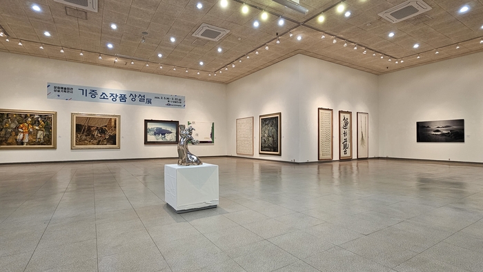 울산문화예술회관은 설 연휴(16~18일) 제1·2·상설전시장에서 기증 소장품 88점을 소개하는 상설전을 연다. 울산문화예술회관 제공