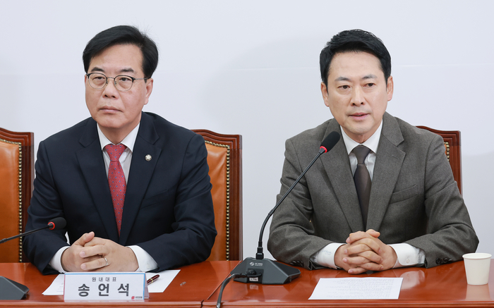 국민의힘 장동혁 대표가 12일 국회에서 열린 최고위원회의에 참석해 발언하고 있다. 연합뉴스