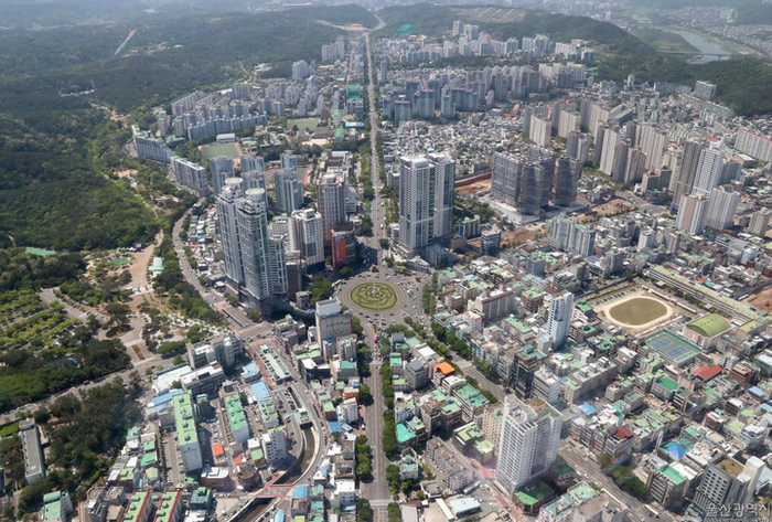 울산시가 공업탑로터리 교통체계 개선사업 일환으로 두왕로 확장공사를 추진한다. 울산매일 포토뱅크