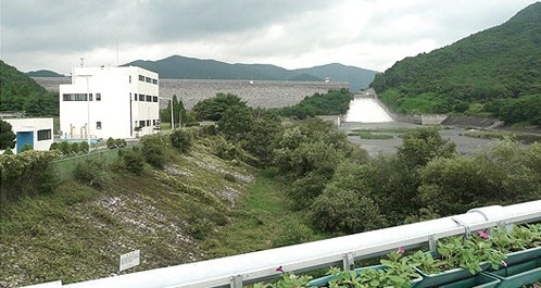 운문댐 방류 모습. 울산매일 포토뱅크