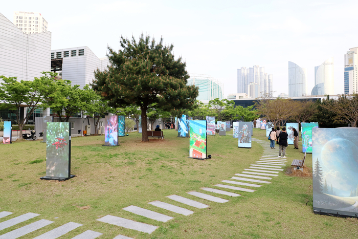 지난해 ‘루프 랩 부산’ 전시 전경. 부산시립미술관 제공