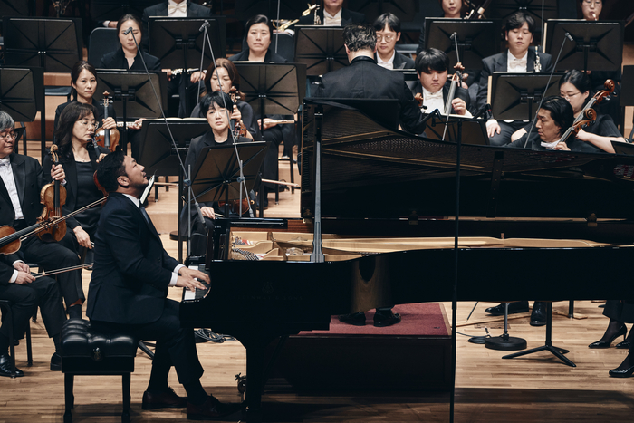 울산시립교향악단은 지난 23일 오후 7시 30분 예술의전당 콘서트홀에서 열린 ‘2026 예술의전당 교향악축제’ 폐막공연에 올라 1천700여 명 관객의 기립박수를 받으며 축제의 대미를 장식했다. 예술의전당 제공