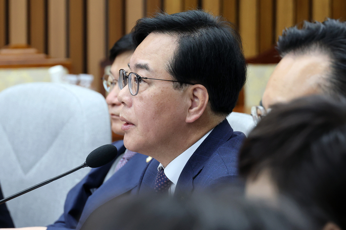 국민의힘 송언석 원내대표가 24일 국회에서 열린 원내대책회의에서 발언하고 있다. 연합뉴스