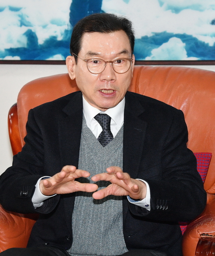 김종길 위원장((의)내경의료재단 제일병원 이사장). 울산매일포토뱅크