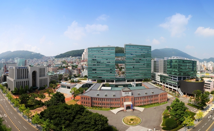 법학전문대학원이 있는 동아대 부민캠퍼스 전경.-동아대 제공