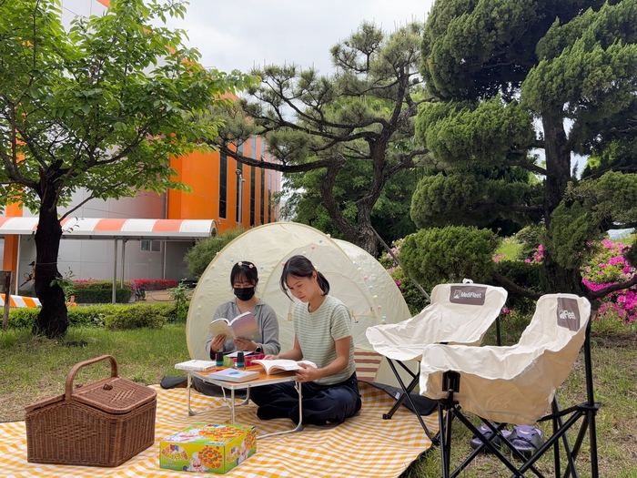 울주도서관은 오는 11월 29일까지 ‘도서관에서의 책 소풍(북 피크닉)’을 운영한다. 울산교육청 제공