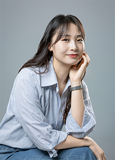 김수빈 작가·책방 그럼에도 대표 