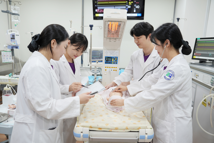춘해보건대학교는 20일 간호학부가 교육부의 ‘2027학년도 전문대학 보건의료계열 정원 배정’ 결과 10명 증원 인가를 받았다. 춘해보건대 제공
