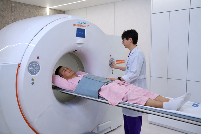 울산대학교병원이 최신 디지털 핵의학 장비인 PET-CT(양전자방출단층촬영) ‘바이오그래프 비전 600(Biograph Vision 600)’을 추가 도입하고 본격 운영에 들어갔다고 21일 밝혔다.  울산대병원 제공