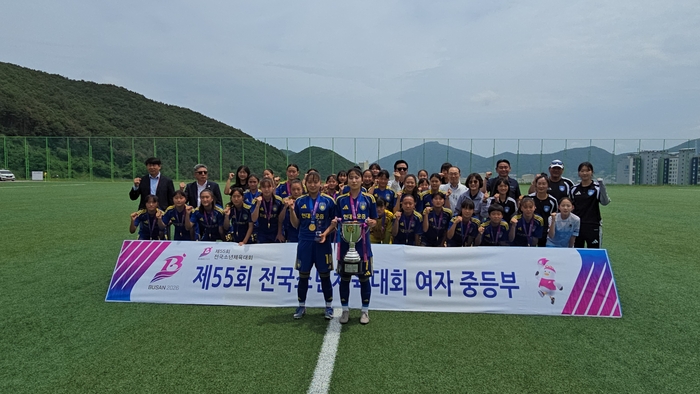 여자 15세이하부 결승에서 현대청운중은 경남 진주여중을 상대로 전반에만 5골을 몰아넣는 화력을 선보이며 6대1 대승을 거뒀다. 시체육회 제공