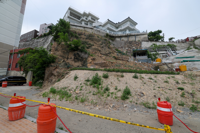 최근 낙석 사고가 발생한 울산 태화동 110-13번지 고지배수터널 공사현장 일원. 최지원 기자