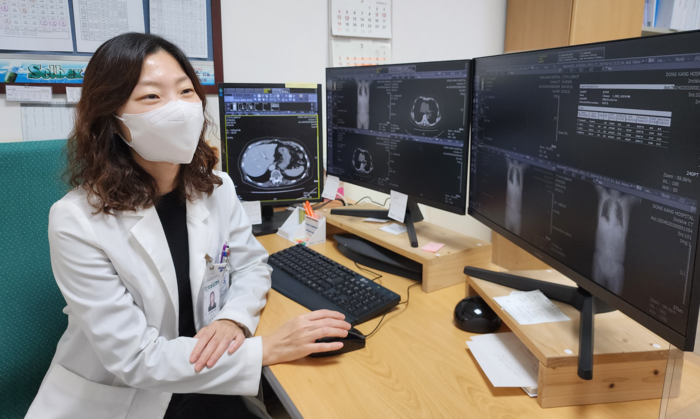 김재희 동강병원 소화기내과 전문의가 조기위암의 내시경 치료에 대해 설명하고 있다. 동강병원 제공
