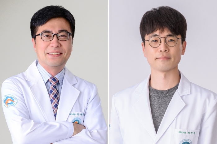 이태훈(왼쪽)·채강희 울산대병원 교수. 울산대병원 제공