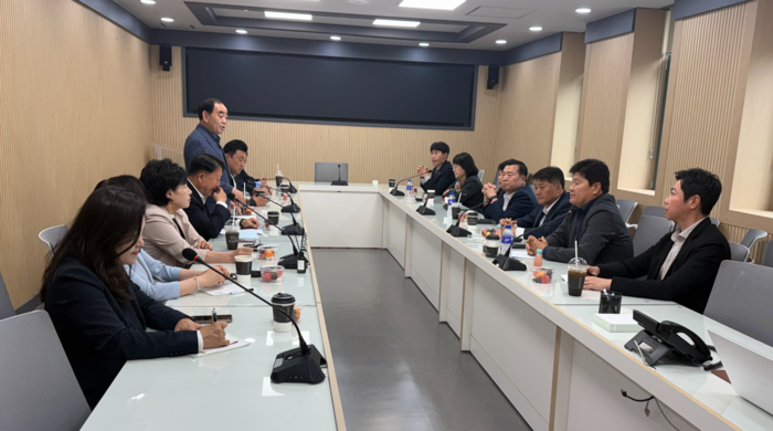 국민의힘 울산시의원 당선인 15명은 22일 의원총회를 열고 의장 후보 선출에 대해 논의했다.