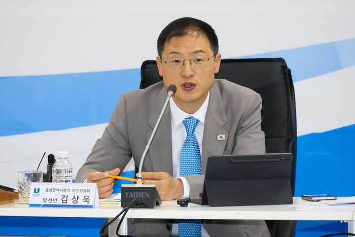 김상욱 울산시장 당선인이 22일 남구 상수도사업본부에서 노동위원회 신설 등 민선 9기 조직개편과 관련한 브리핑을 하고 있다. 최지원 기자