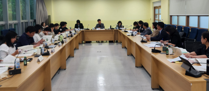 울산시교육감 인수위는 교육공동체 신뢰 회복과 현장 소통 강화를 위한 맞춤형 지원 체계와 청렴한 조직문화 조성 등을 강조하며 현장 중심의 교육정책을 주문했다. 사진은 23일 열린 2차 보고회 모습.
