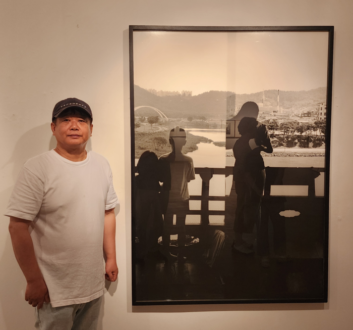 김병욱 작가가 첫 개인전 ‘오디세이’를 통해 울산과 삼천포를 잇는 기억의 풍경과 자신의 사진 여정을 선보인다.