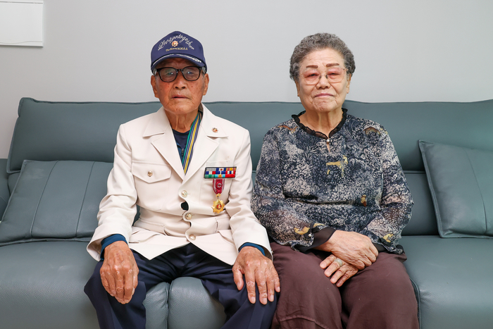 김일병씨와 그의 아내 박숙자(88)씨. 최지원 기자