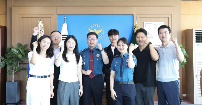 울산경찰청이 청룡봉사상, 적극행정 우수공무원, 특별성과 포상금 등 전국 평가에서 우수한 성과를 인정받은 직원들을 잇따라 배출하며 역량을 입증했다. 울산경찰청 제공