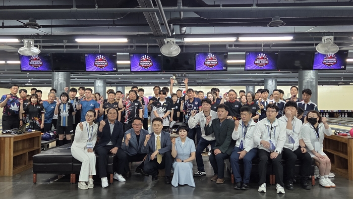 울산 중구 강남레드락볼링장에서 열린 ‘2026 중구협회장배 볼링대회’에는 총 72개팀 216명이 참가해 레인을 뜨겁게 달궜다. 시체육회 제공