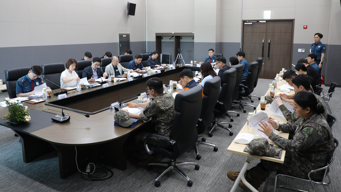 울산경찰청은 30일 울산 울주군 삼남읍에 위치한 울산전시컨벤션센터(UECO)에서 방사능 테러 발생 시 관계기관 간의 유기적인 공조와 대응 역량 강화를 위한 ‘2026년 방사능테러대응 관계기관 합동 도상훈련’을 실시했다. 울산경찰청 제공