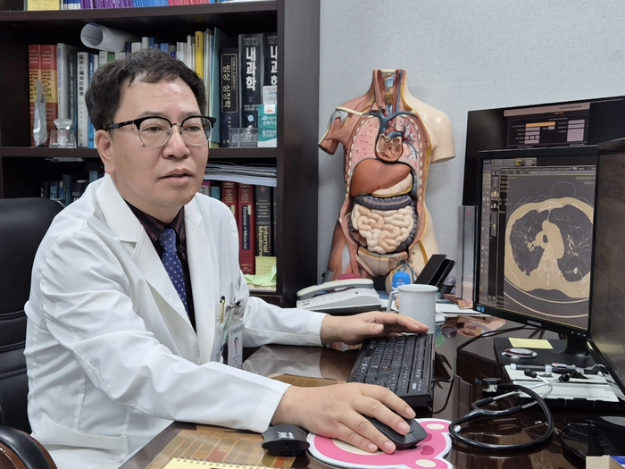 박경현 동천동강병원 내과 전문의는 “발열성 감염병은 가을뿐 아니라 봄철과 초여름부터 위험이 커지는 만큼 조기 진단과 철저한 예방수칙 실천이 중요하다”라고 전했다. 동강병원 제공