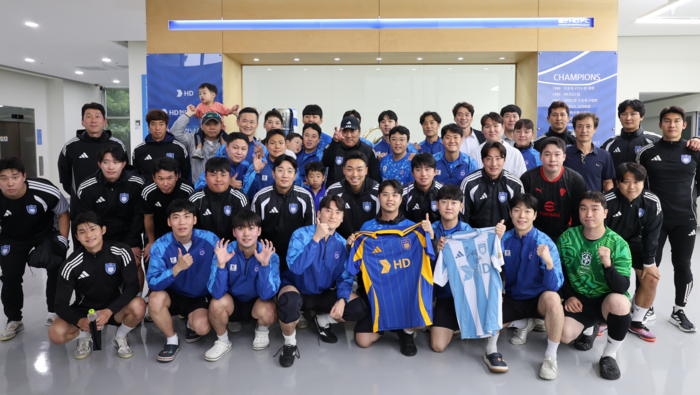 K리그1 울산 HD FC가 호국보훈의 달을 맞아 지역 사회 안전을 위해 헌신하는 경찰관들과 뜻깊은 교류의 장을 마련했다. 울산 HD 제공